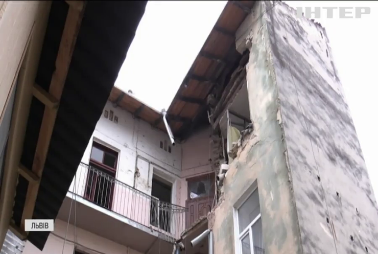 У Львові потужний вибух зруйнував житловий будинок