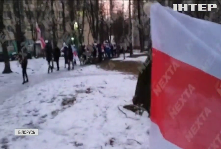У Білорусі силовики доправили десятки протестувальників до відділків
