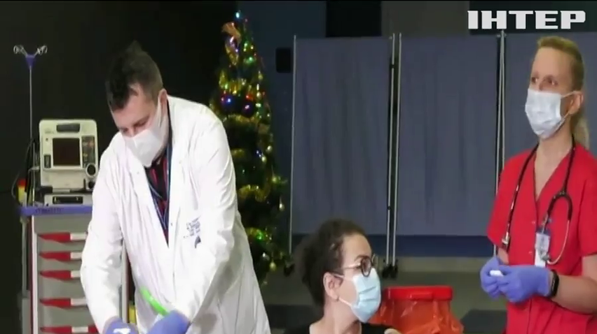У Польщі політиків "по блату" вакцинували від коронавірусу
