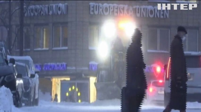 Зима крокує Європою: столицю Фінляндії завалило снігом