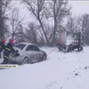 Україну замітає снігом: на півдні закривають автотрасти