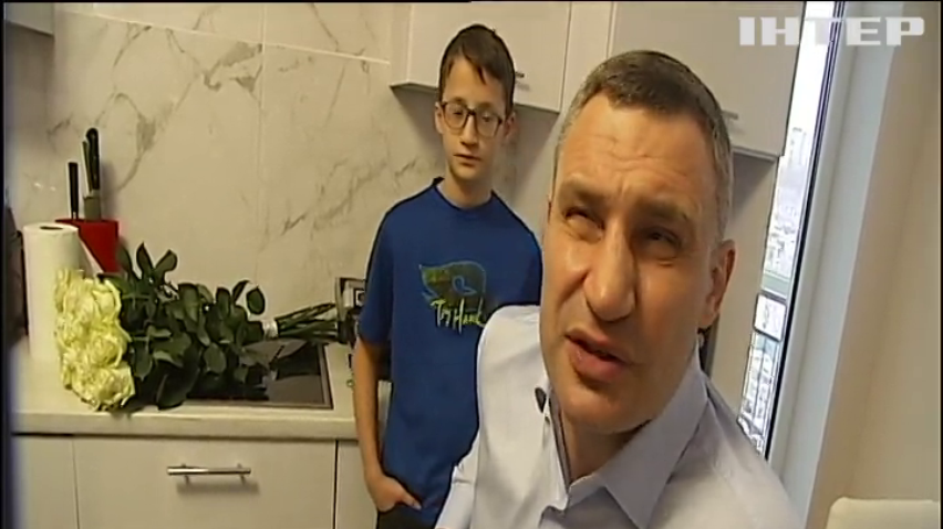 У Києві три сотні дітей-сиріт знайшли родини та житло