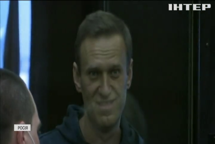Московський суд відправив Навального за ґрати