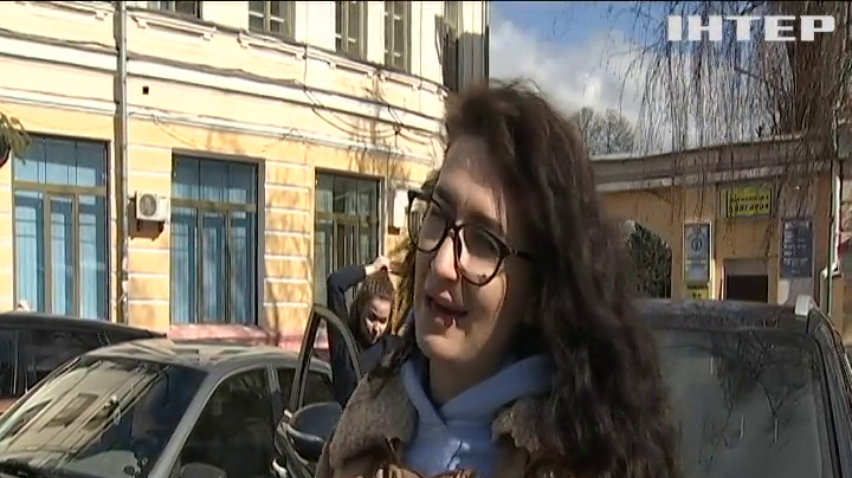 "Автоперегони на підборах": у Києві провели традиційне жіноче ралі