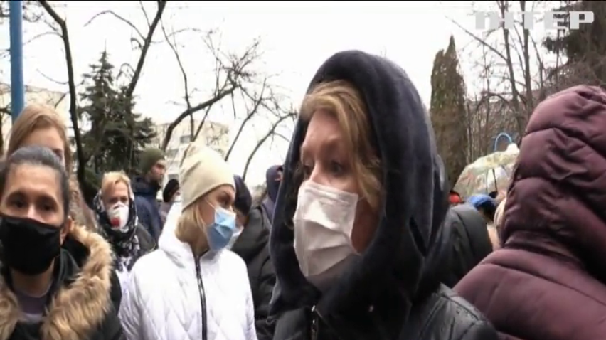 Боротьба з коронавірусом у Львові: швидку до школи, поліклініку у ковід-шпиталь