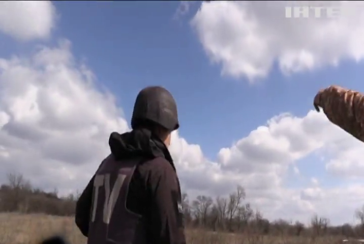 На Донбасі день почався з ворожих обстрілів
