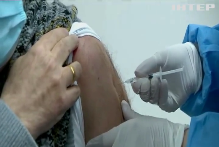 Австралія зупинила імунізацію сироваткою "АстраЗенека"
