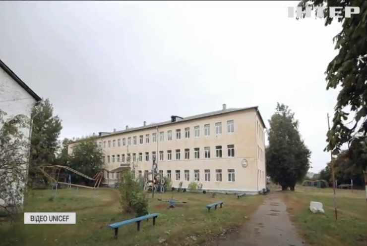 Соціальна криза: в Україні вихованців шкіл-інтернатів відправили по домівках
