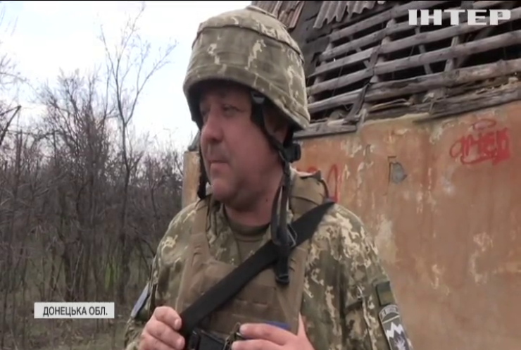 На Донбасі бойовики підвели до лінії фронту важку техніку