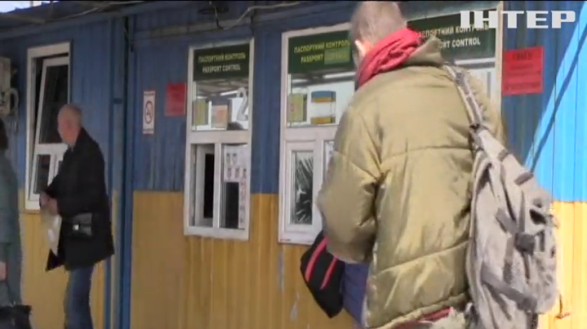 Жителям окупованого Донбасу масово роздають російські паспорти