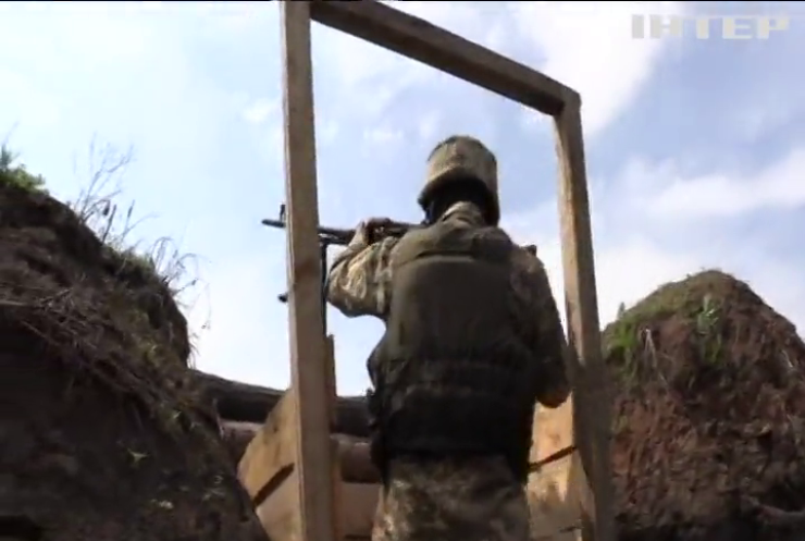 На Донбасі ворожий снайпер поранив українського військовослужбовця