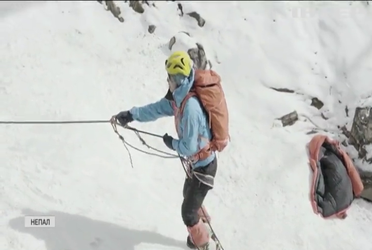 Сліпий 46-річний альпініст з Китаю підкорив Еверест