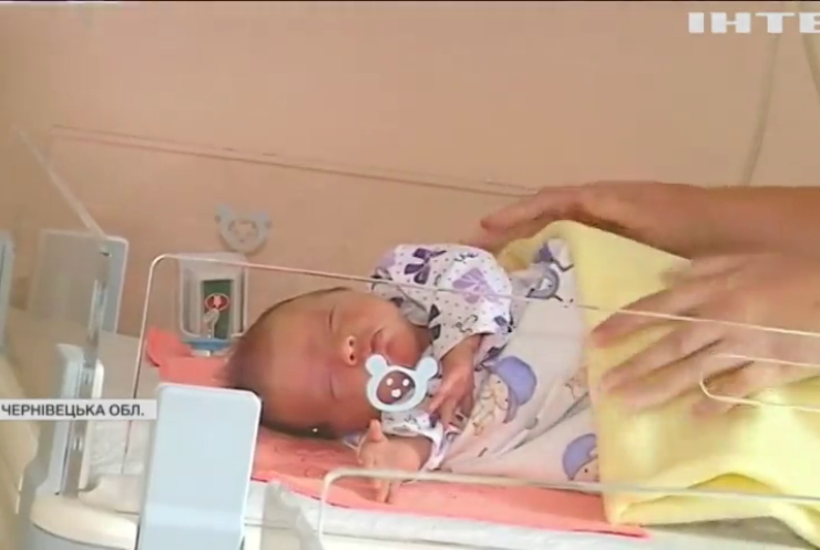 Медики Чернівців поділилися досвідом порятунку передчасно народжених малюків