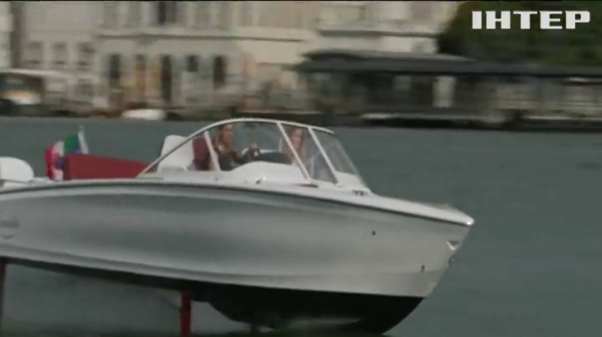 У Венеції випробували "літаючу гондолу"
