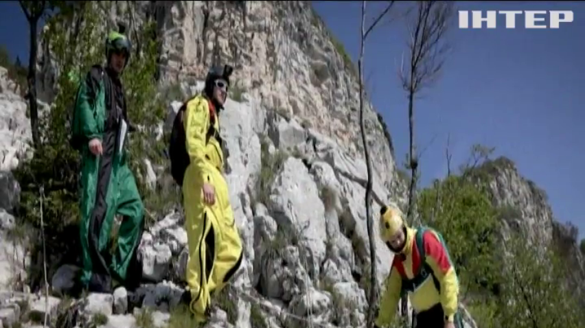 Італійські бейсджампери підкорюють гору Бренту