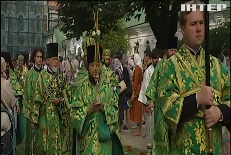 У Києво-Печерській Лаврі провели святкову літургію з нагоди свята Трійці