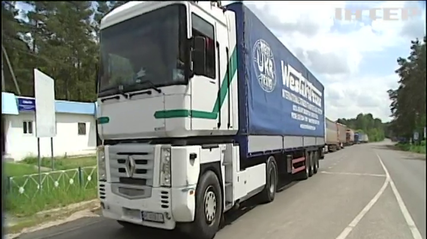 У Києві через спеку обмежують рух вантажівок