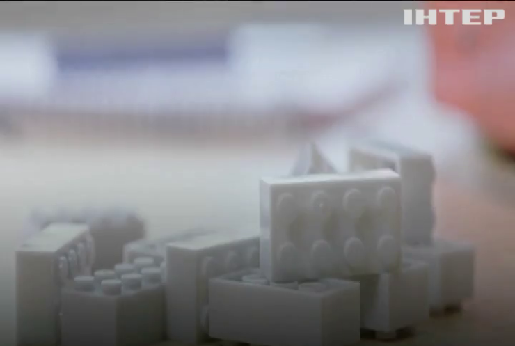 Lego виготовлятиме славетні конструктори із пляшок