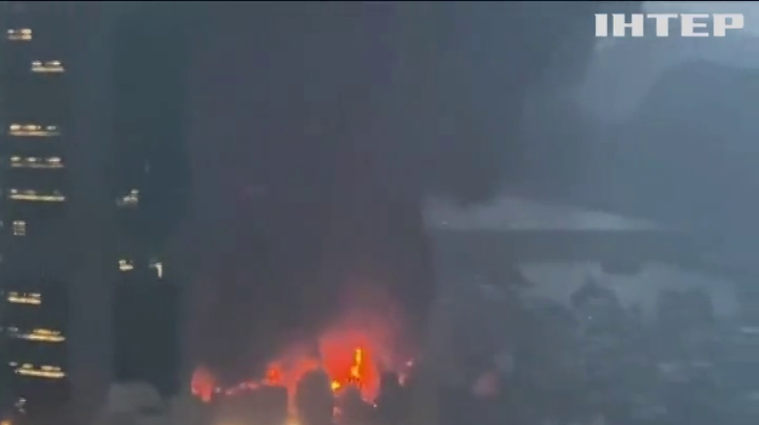 Пожежа у Гонконгу знищила десять яхт