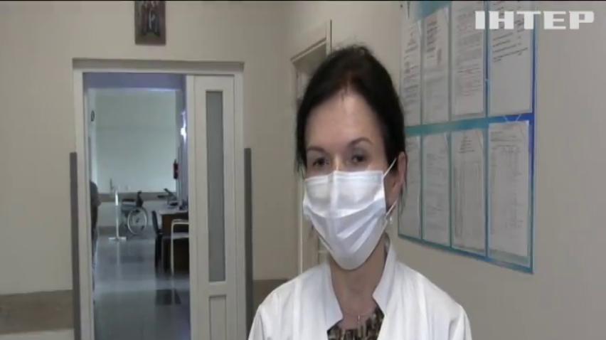 На Львівщині розлючені змії нападають на людей: чому у лікарнях відсутня протиотрута?