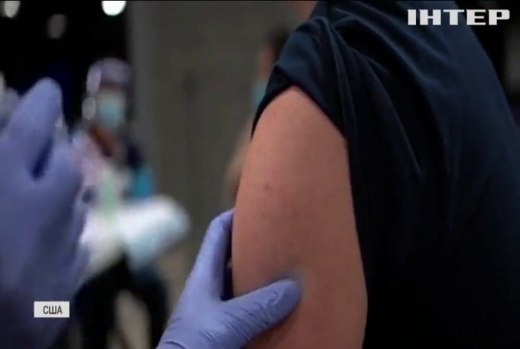 Конгресс вмовляє Байдена запровадити обов'язкову вакцинацію