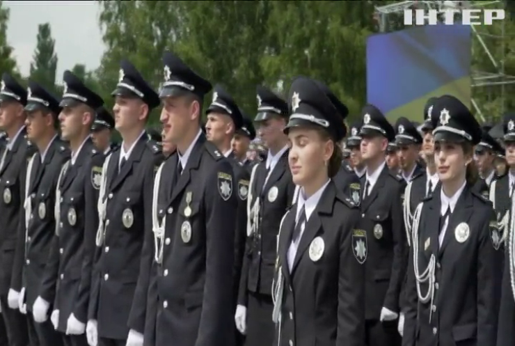 Володимир Зеленський привітав випускників Академії внутрішніх справ