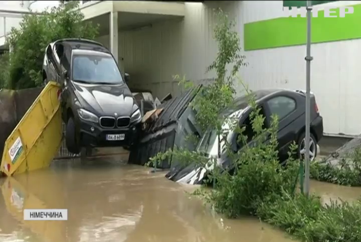 Потужні зливи накоїли лиха на заході Німеччини