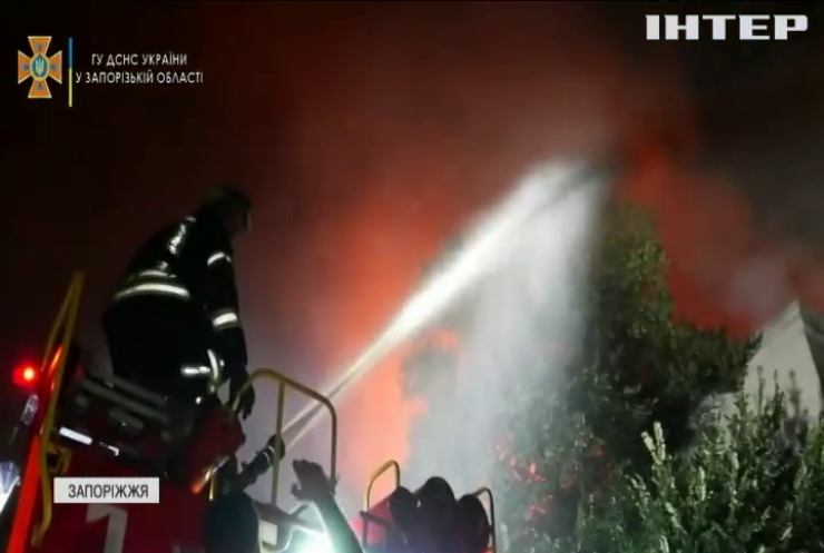 У Запоріжжі з'ясовують причини масштабної пожежі в багатоповерхівці
