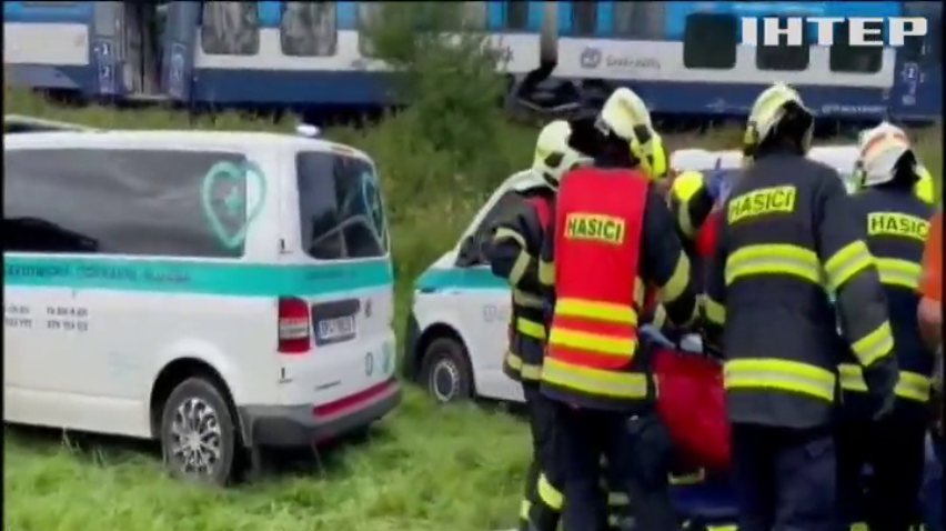 Аварія на залізниці: у Чехії вцілілим пасажирам надають психологічну допомогу