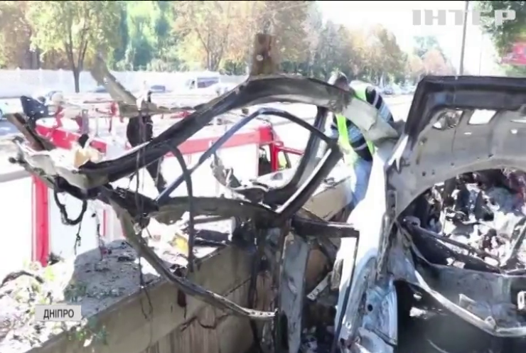 У Дніпрі вибухнула автівка з людьми: справу кваліфікують як теракт
