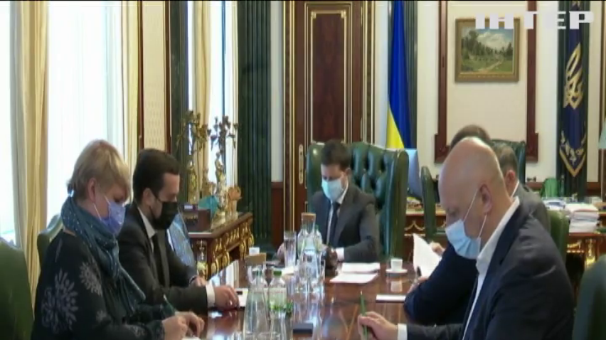 Володимир Зеленський пропонує Укрпошті та бізнесу рекламувати вакцинацію від ковіду