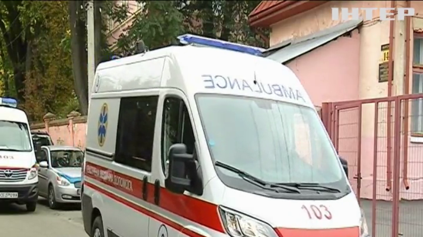 Чернівецькі медики скаржаться на низькі зарплати та відсутність "ковідних" виплат