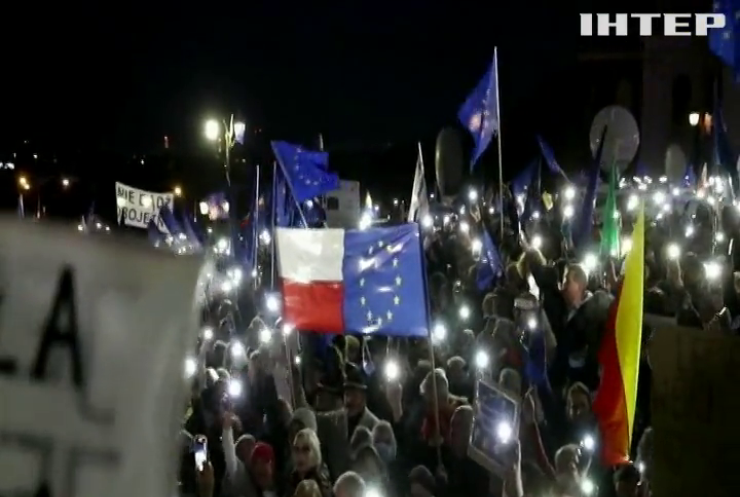 Понад сто тисяч людей вийшли на протести у Польщі