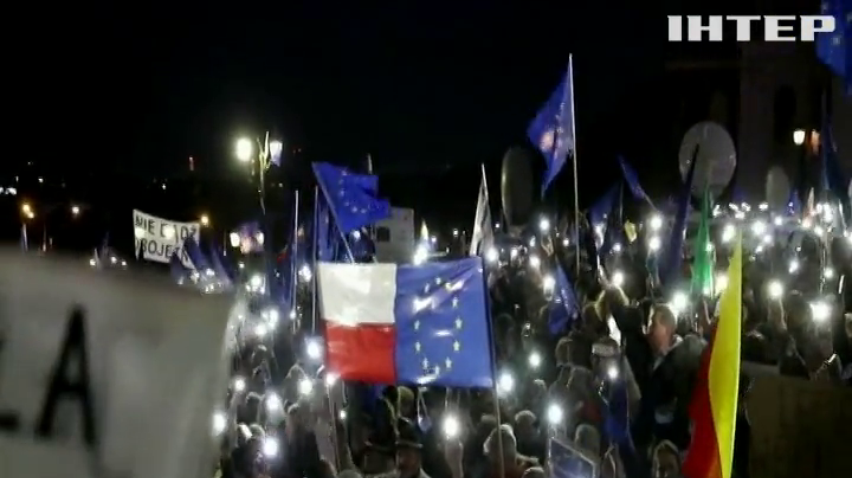 Понад сто тисяч людей вийшли на протести у Польщі