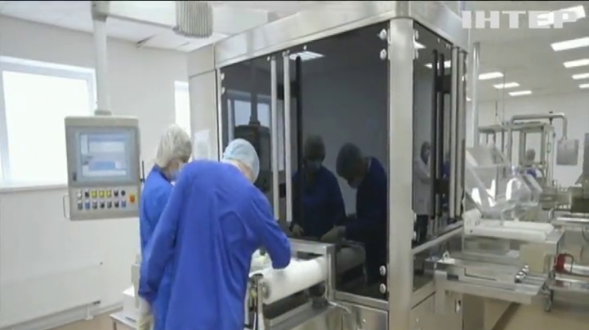 Російську вакцину розробили за вкраденою формулою препарату AstraZeneca