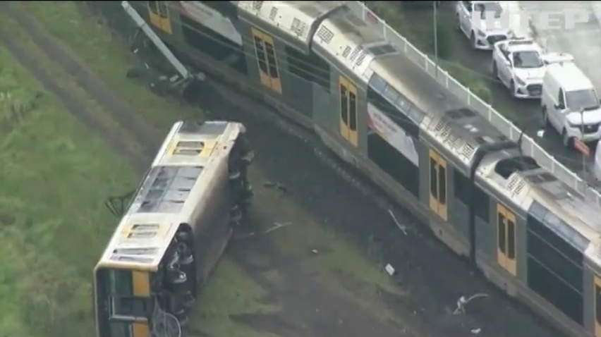 Пасажирський потяг зійшов  з рейок у Сіднеї