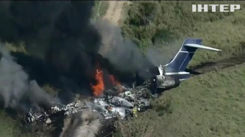 У США виникла пожежа внаслідок падіння літака