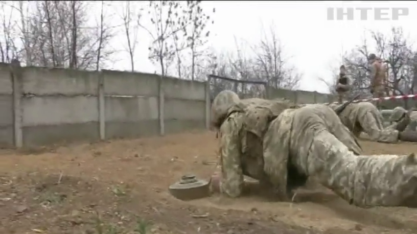 На Донбасі ворог обстріляв КПВВ "Золоте"