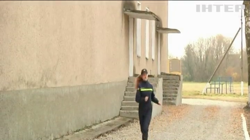 Зламати стереотипи: історія першої жінки-рятувальниці на Прикарпатті