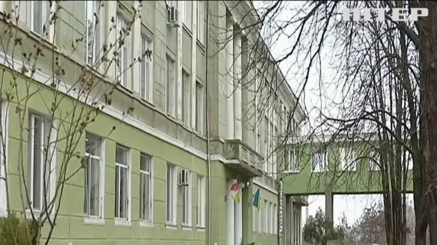 Стеля впала на голови учням однієї з одеських шкіл