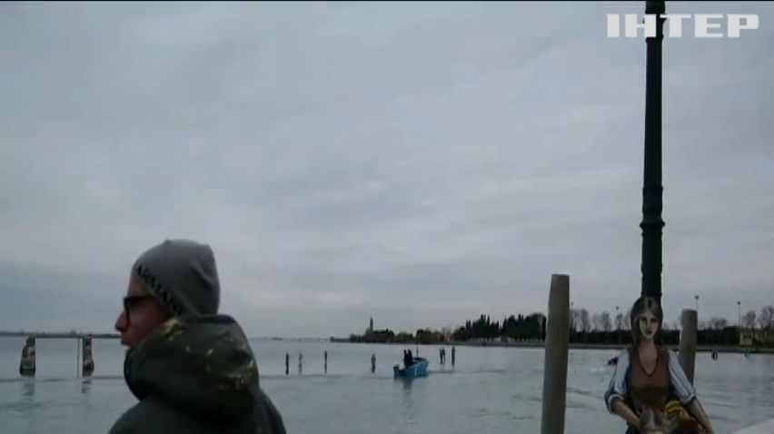 Венеційський фермер влаштував вертеп на воді