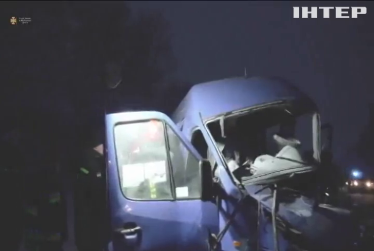 Десятеро людей постраждали у ДТП на Тернопільщині