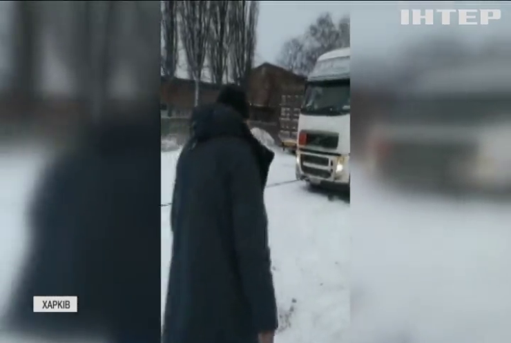 Харків опинився у сніговому полоні через негоду