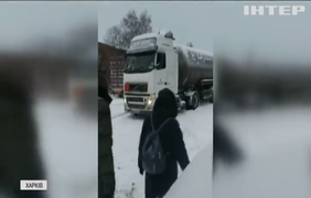 Снігопад випробовує Харківщину: в області багато аварій