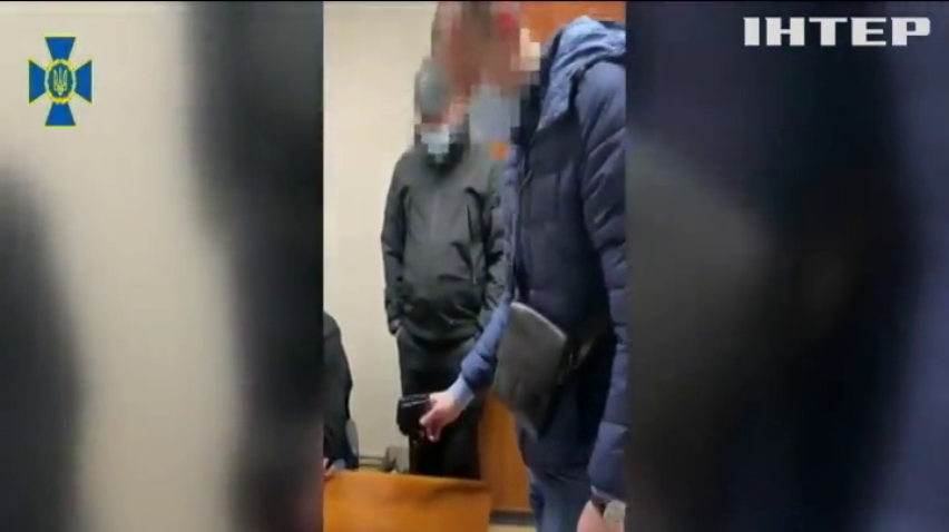 СБУ викрила підпільну друкарню ковід-сертифікатів на Закарпатті