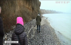 На Миколаївщині ціла вулиця ризикує сповзти в море