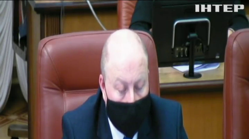 Кабмін контролюватиме ціни на пальне, ліки й продукти першої потреби