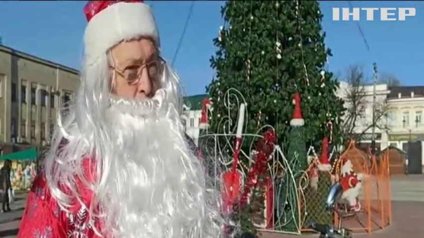 Санта на незвичних "оленях" роз'їжджав вулицями Кропивницького