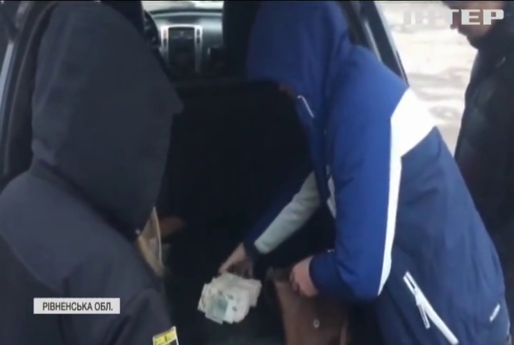 Поліція затримала чоловіка, який ошукав пенсіонерку на 300 тисяч грн