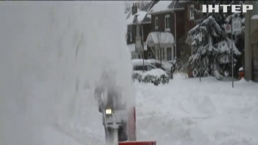 Канадські провінції накрив потужний снігопад